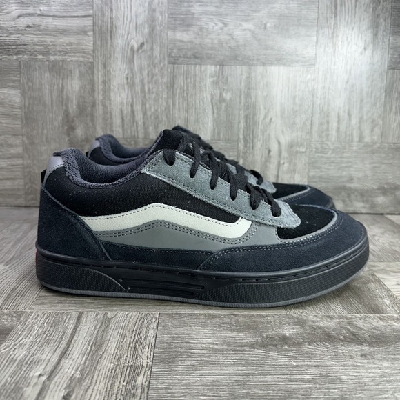 Vans Skateboarding Shoes Mens 11 Black Grey Suede Canvas Low Top Sneakers